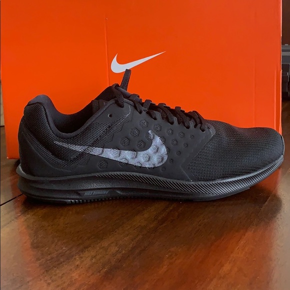 nike downshifter 7 all black
